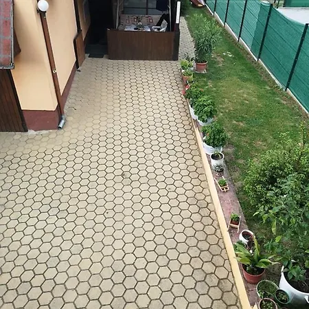 شقة Karos Apartmanhaz *