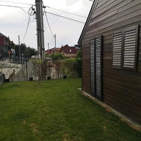 Karos Apartmanhaz *