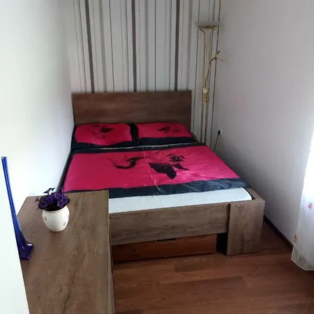 Karos Apartmanhaz *