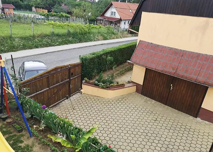 Karos Apartmanhaz 잘라카로쉬